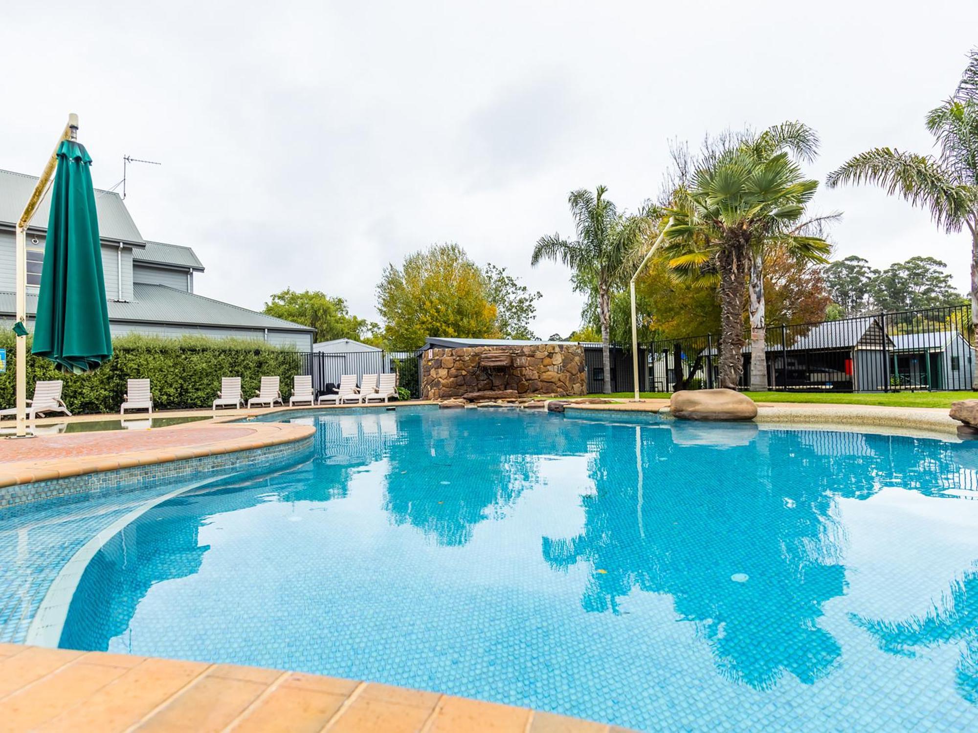 Nrma Ballarat Holiday Park Экстерьер фото