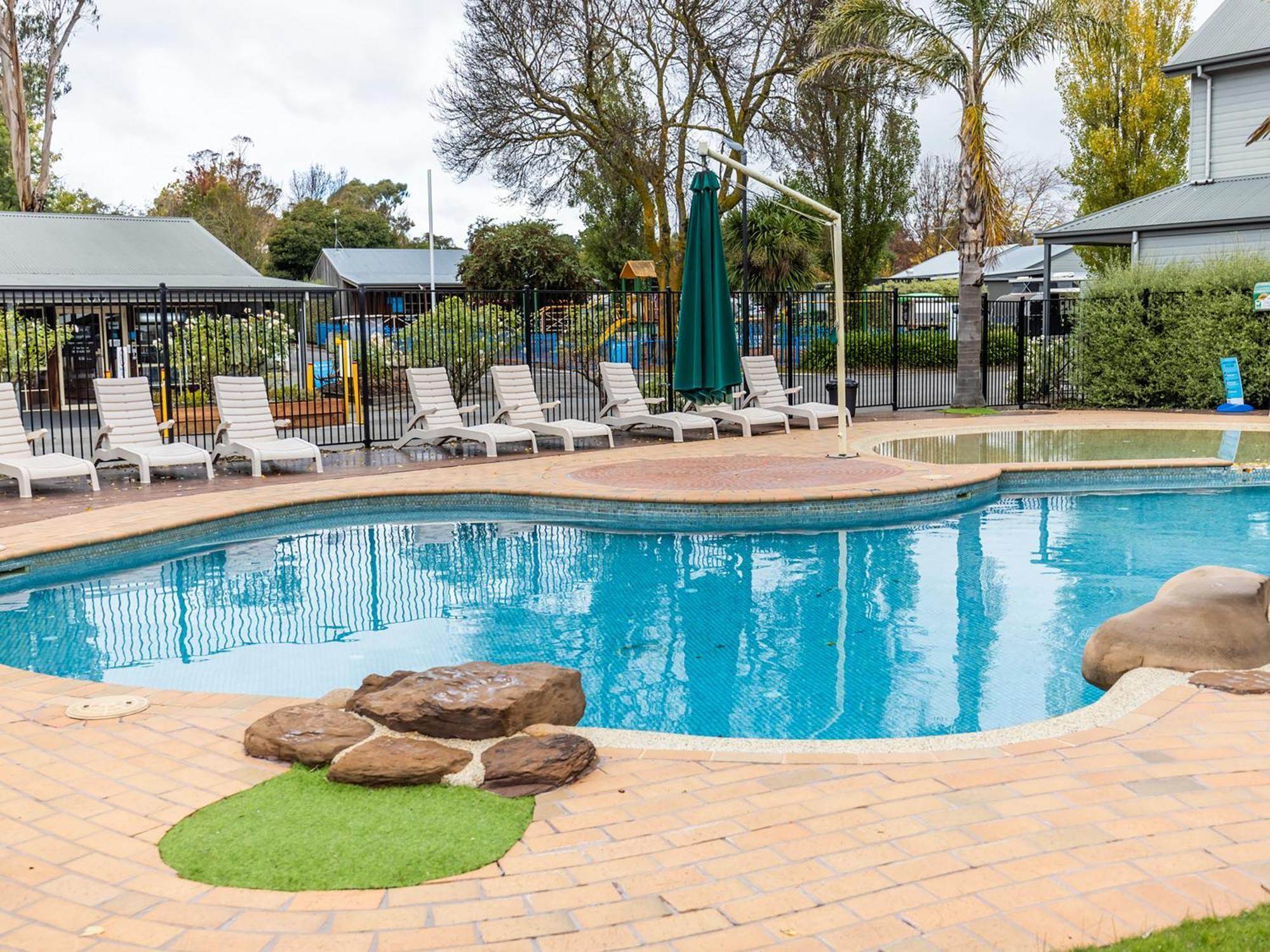 Nrma Ballarat Holiday Park Экстерьер фото