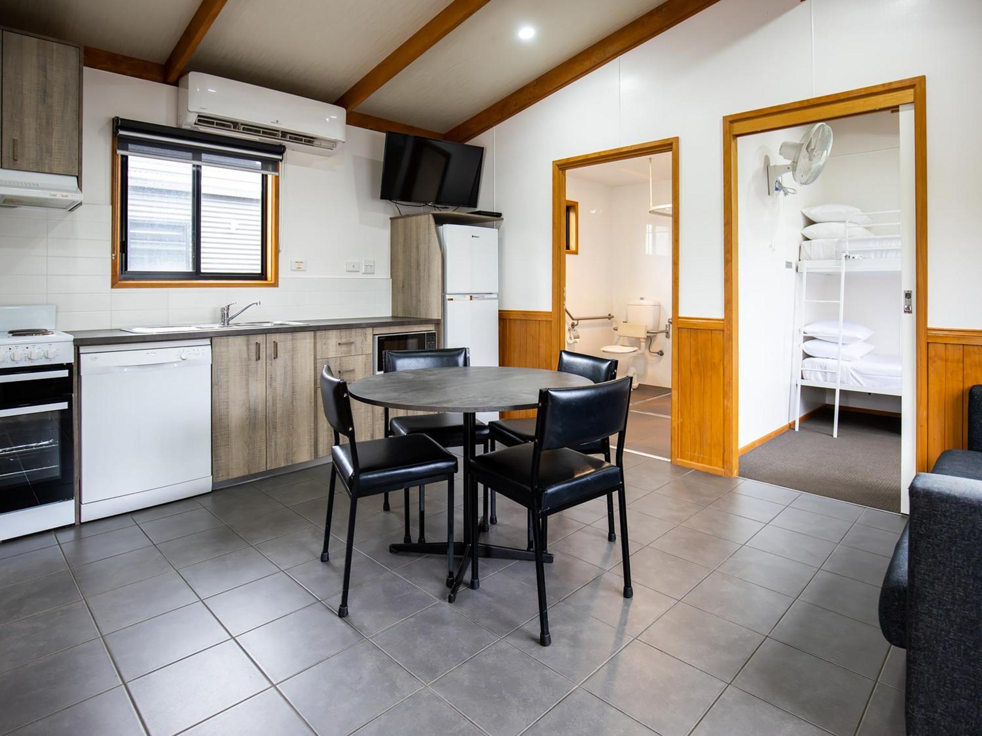 Nrma Ballarat Holiday Park Номер фото